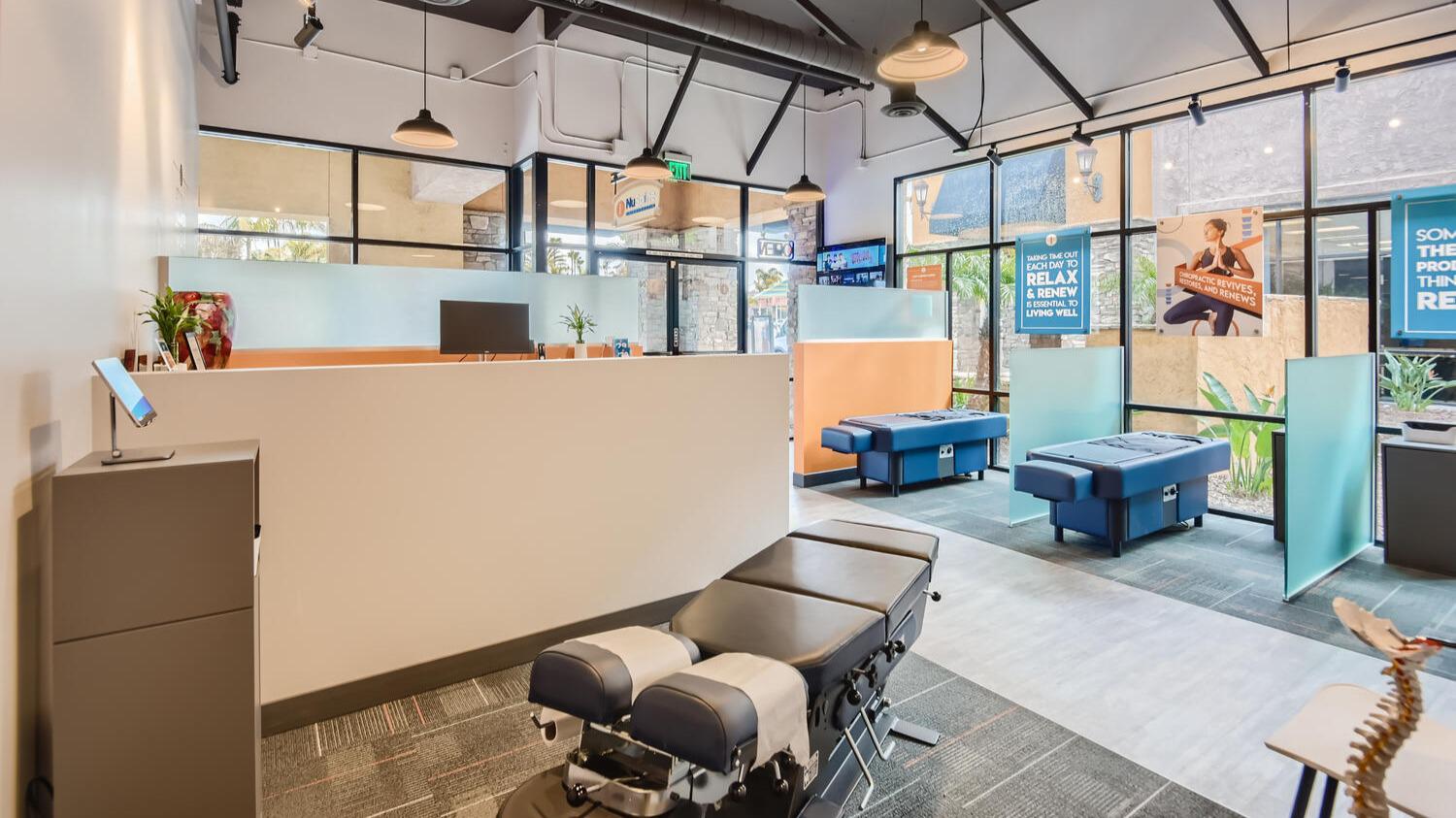 NuSpine Chiropractic provides convenient retail locations, Evening and weekend hours, maximum 15-minute visits, and online payments and check-ins.