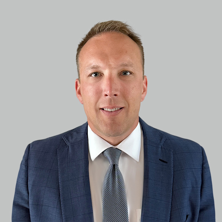 Headshot of Steve Richenberger, a wealth advisor at Chase