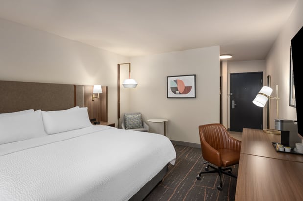 Images Holiday Inn Ontario by IHG