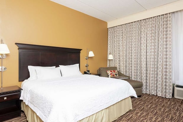 Images Hampton Inn & Suites Cleveland-Airport/Middleburg Heights