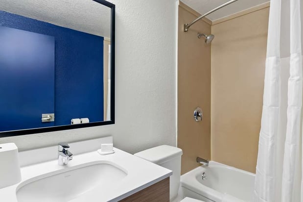 Images Spark by Hilton Daleville Roanoke North
