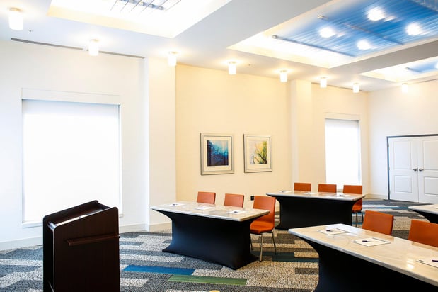 Images Holiday Inn Express & Suites Louisville Downtown by IHG
