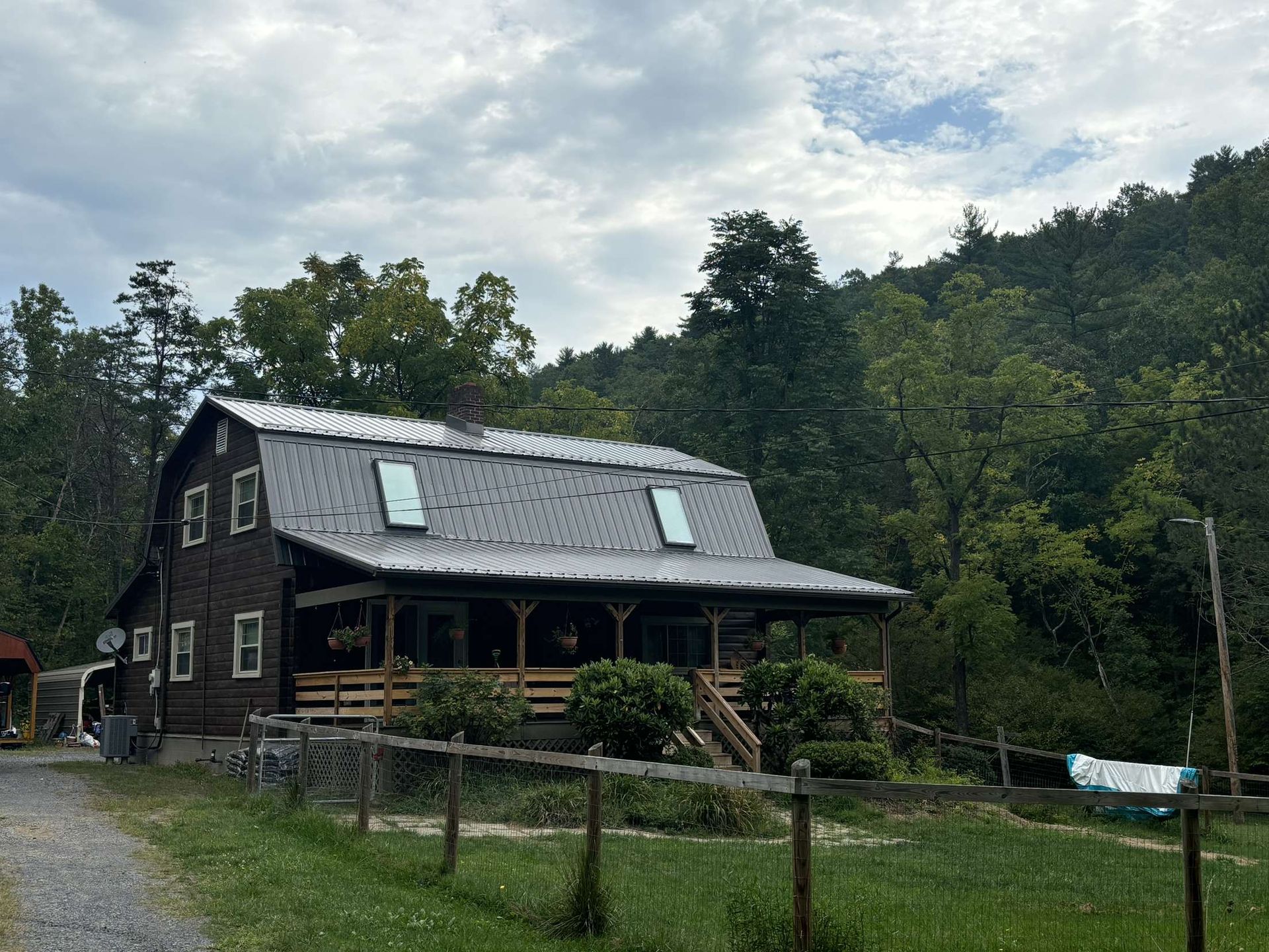 Peachey's Roofing Image