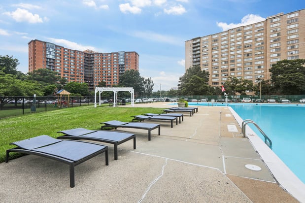 Images Monticello at Southern Towers