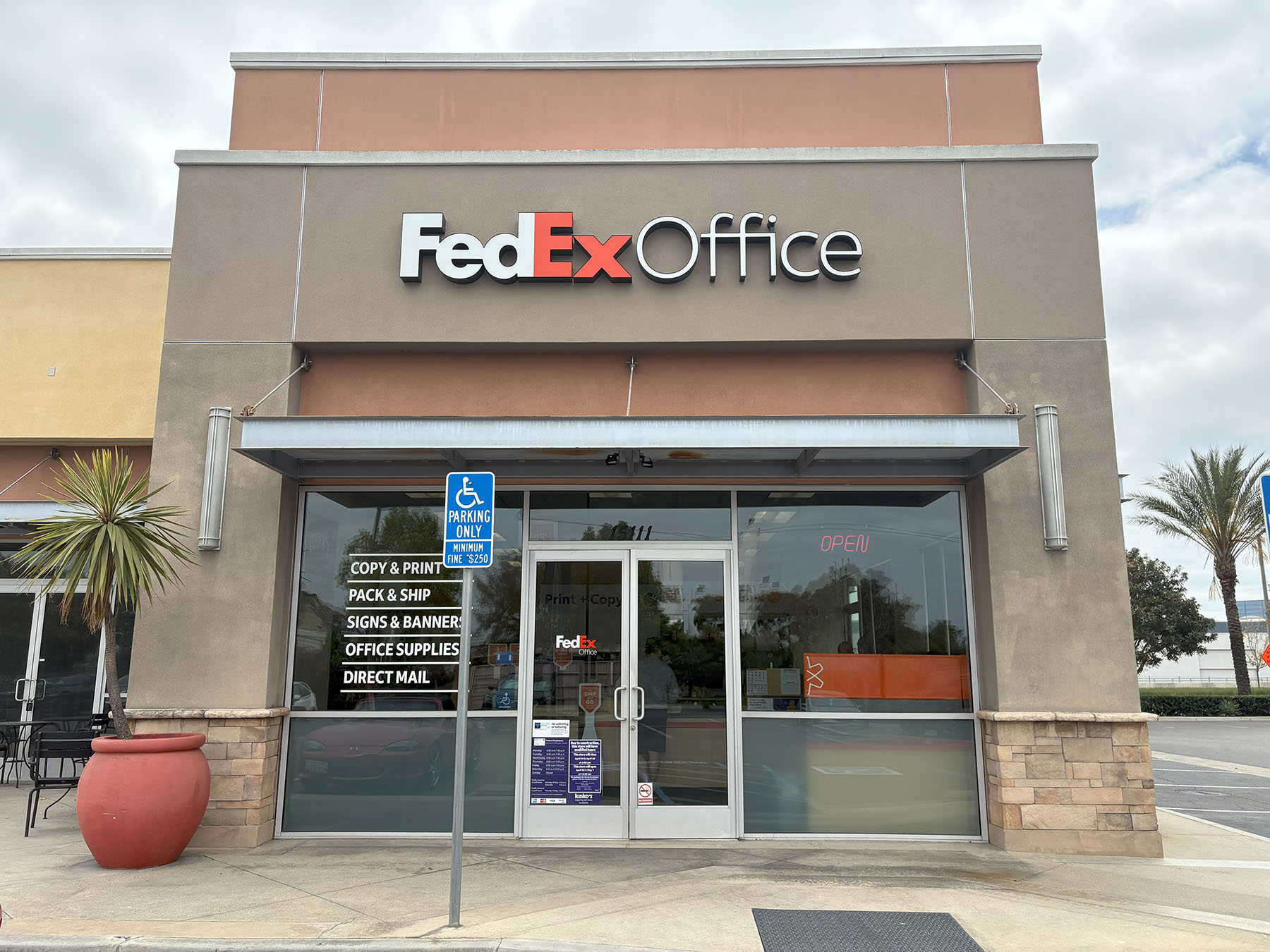 FedEx Office Print & Ship Center Image