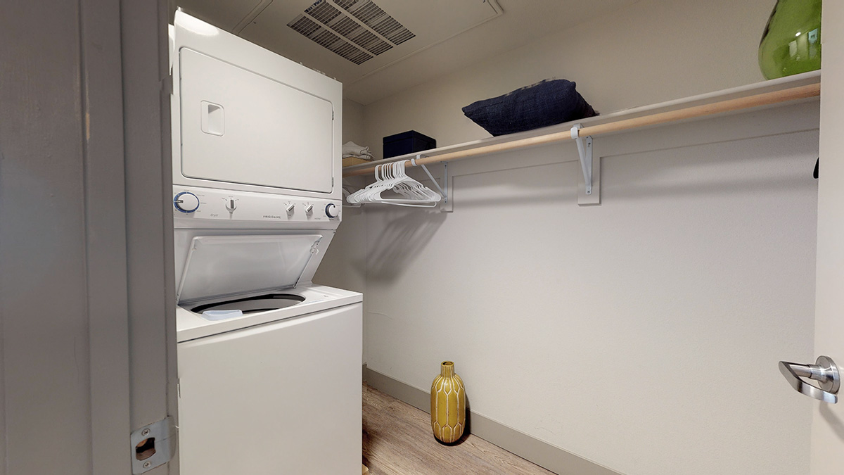 X at Sloan's Apartments Image