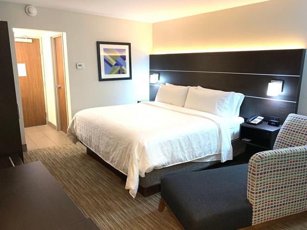 Images Holiday Inn Express Allentown North by IHG