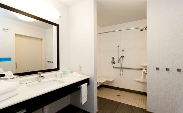 Images Hampton Inn & Suites Duluth North / Mall Area
