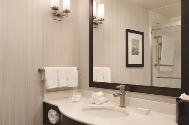 Images Hilton Garden Inn Boston Logan Airport