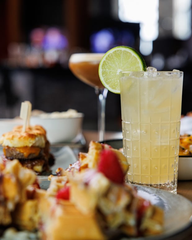 Images 1717 KITCHEN + COCKTAILS