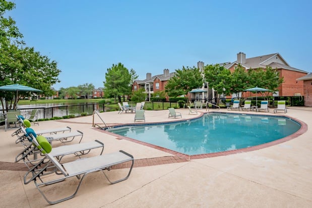 Images Champion Lake Apartment Homes
