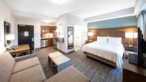 Images Staybridge Suites Naples - Marco Island by IHG