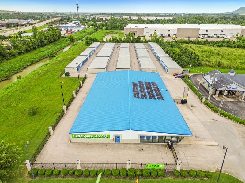 Alternate Beauty Image - Storage Express at 8601 National Turnpike, Fairdale, KY 40118