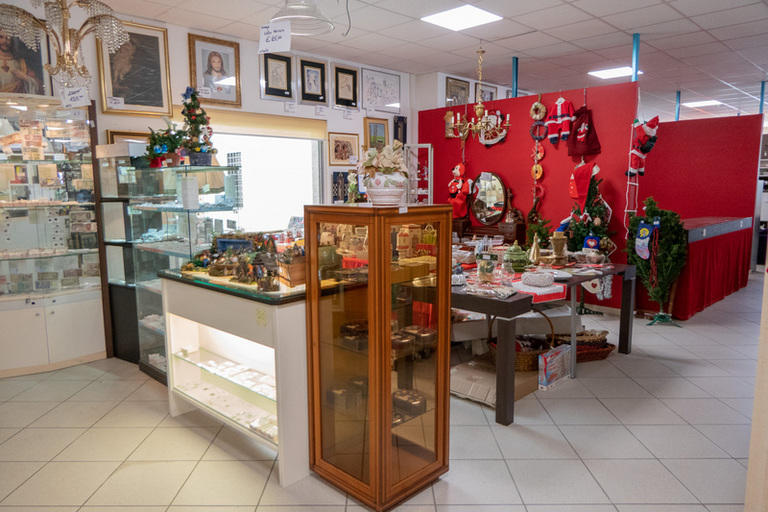 Images Opportunity Shop