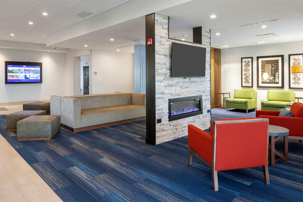 Images Holiday Inn Express & Suites Bourbonnais East - Bradley by IHG