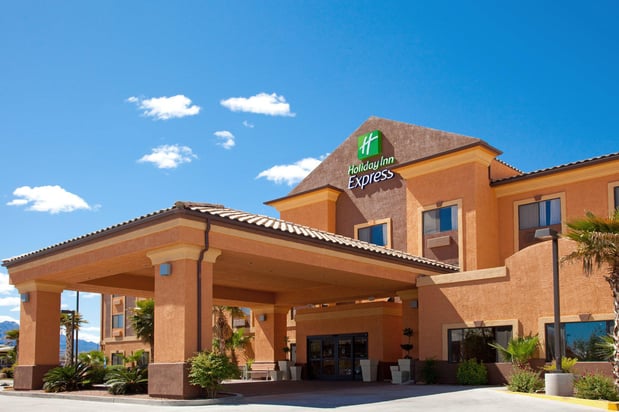 Images Holiday Inn Express & Suites Kingman by IHG