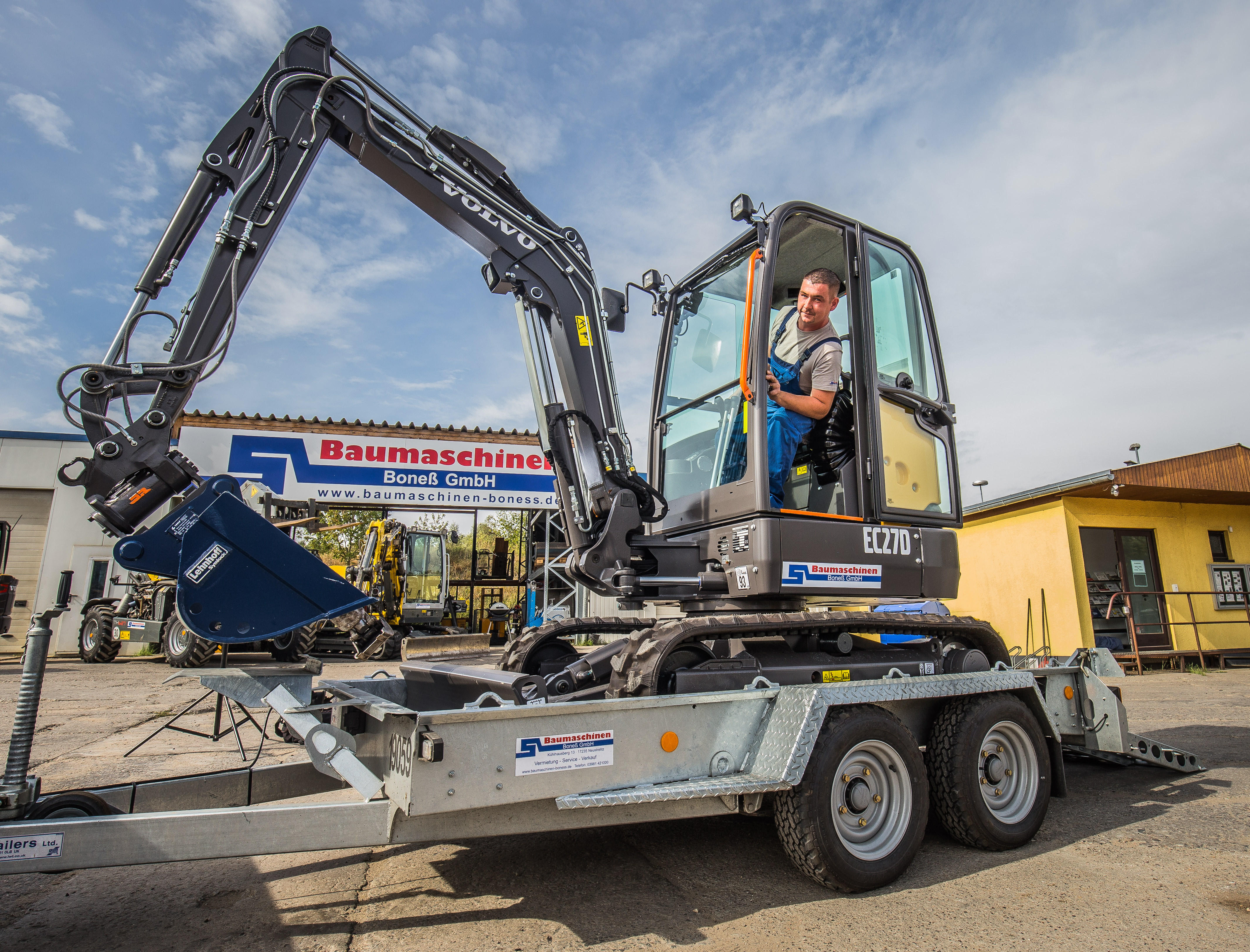 Baumaschinen Boneß GmbH - Baumaschinenverleih, Kühlhausberg 13 in Neustrelitz