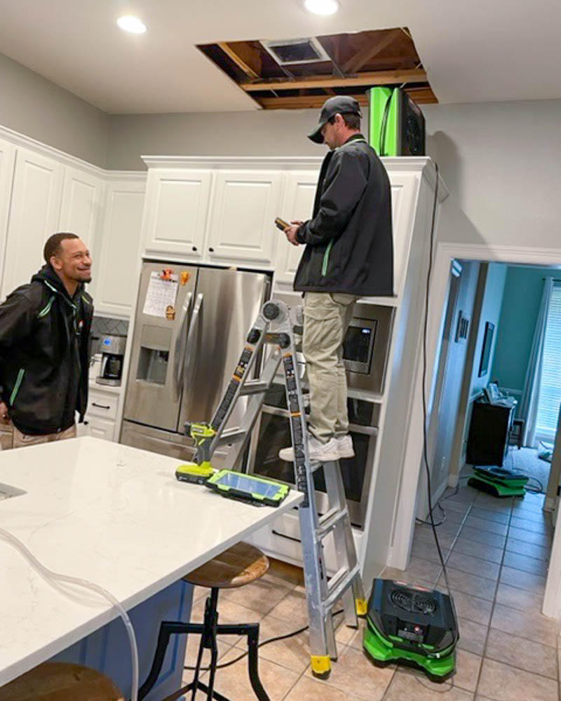 Water damage? Our expert technicians are ready 24/7 to help you restore your home back to normal in Taylor, TX, 💥 Call SERVPRO of Taylor, Elgin right now!