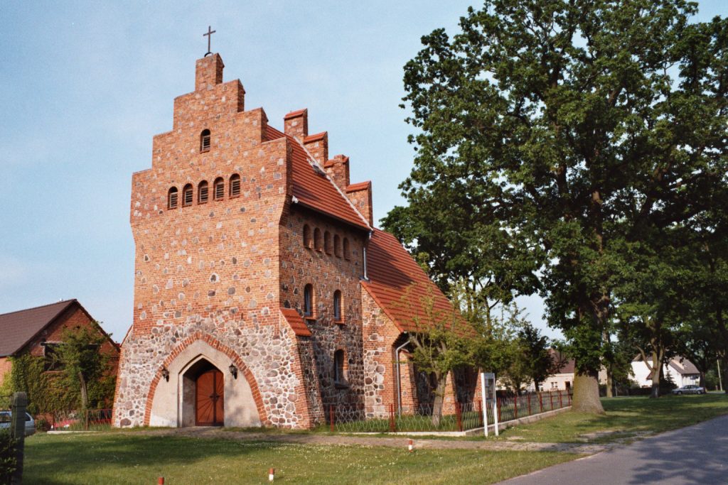 Kirche Katerbow - Ev. Gesamtkirchengemeinde Temnitz, Dorfstraße 56 in Katerbow