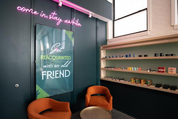 Images Ivy Hall Dispensary - Bucktown