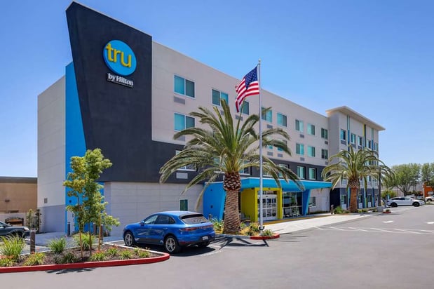 Images Tru by Hilton Lathrop