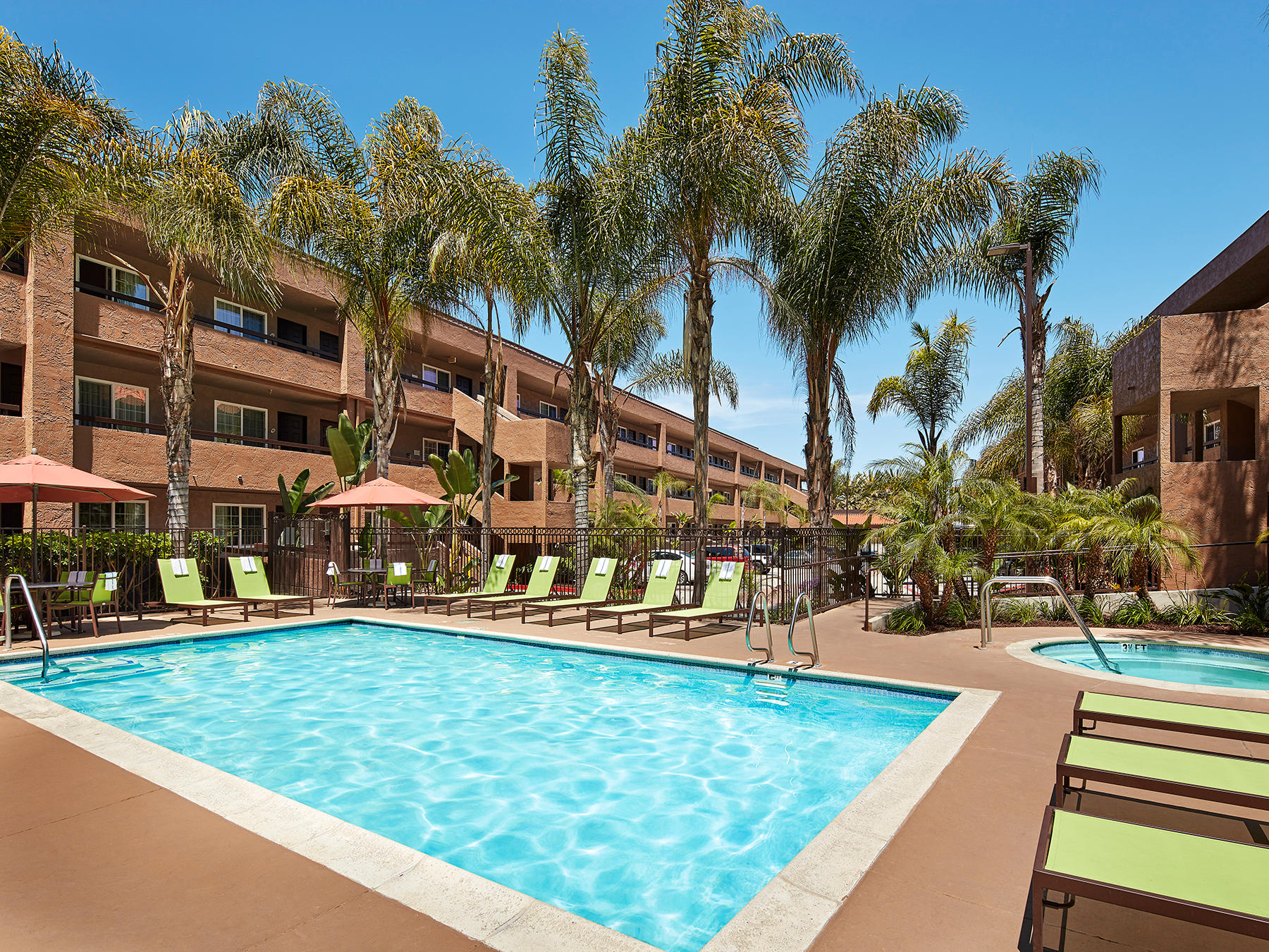 Mission View Inn & Suites - Guest Rooms Amenities