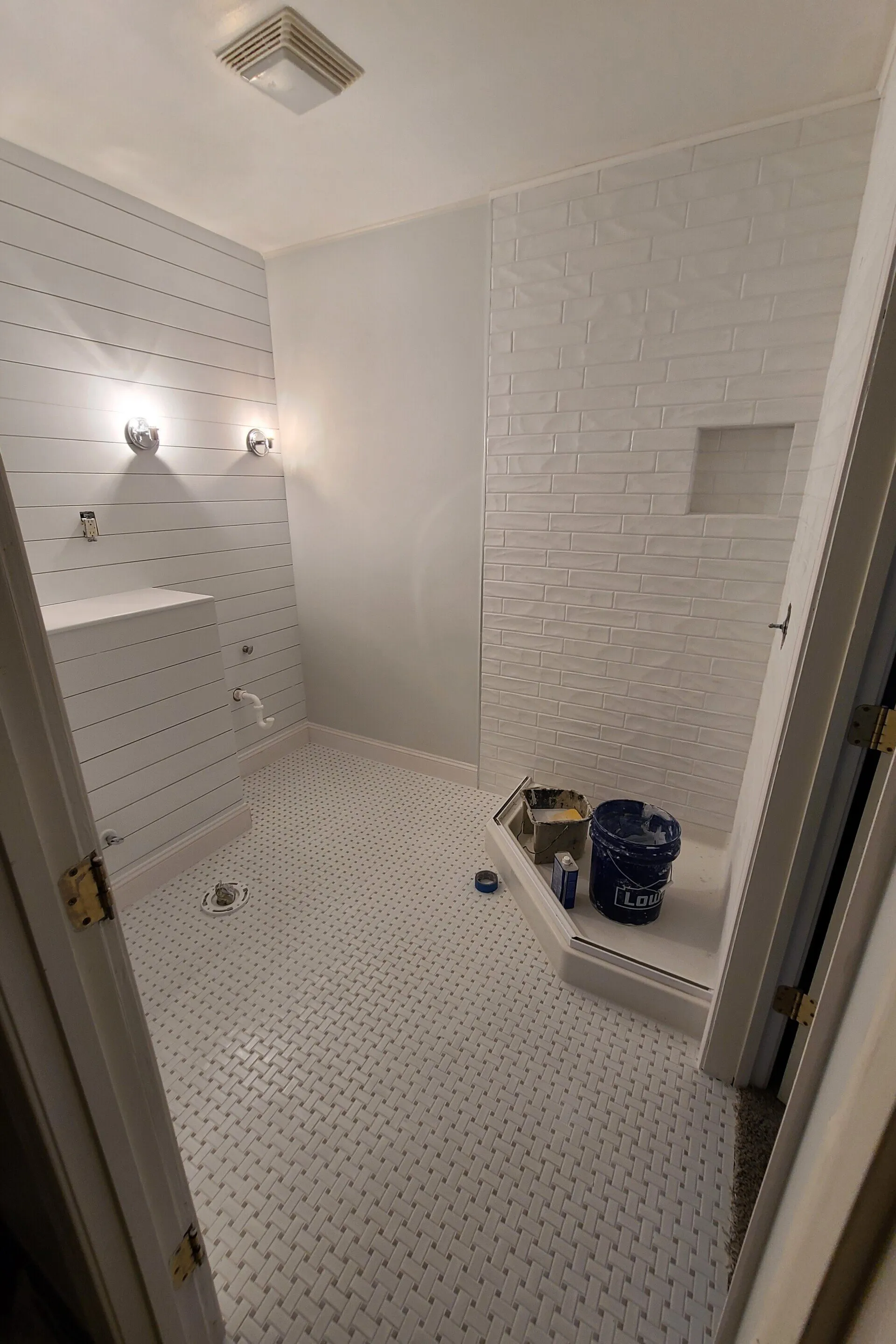 Straightline Painting & Tile Inc.