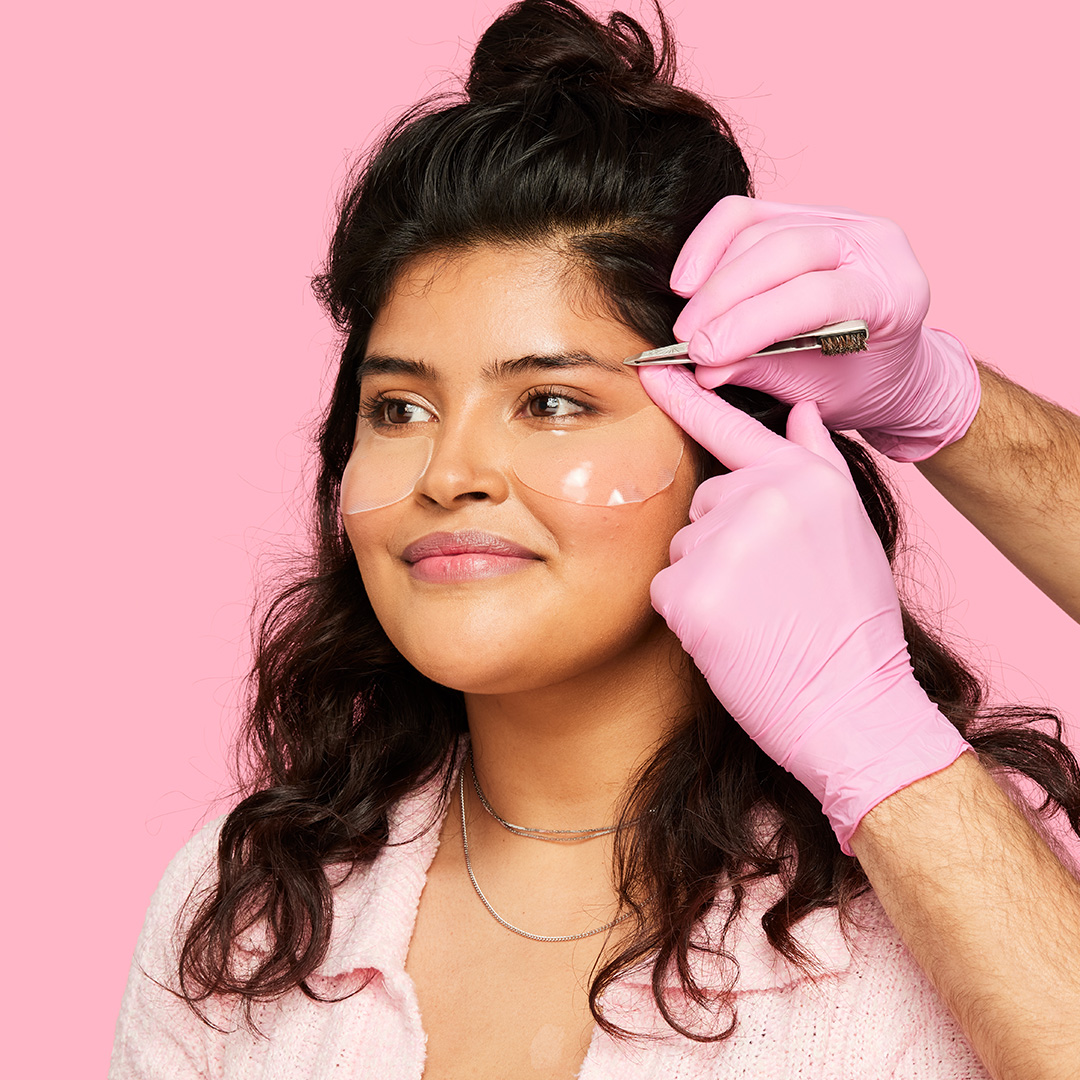 Images Benefit BrowBar Depilación de Cejas