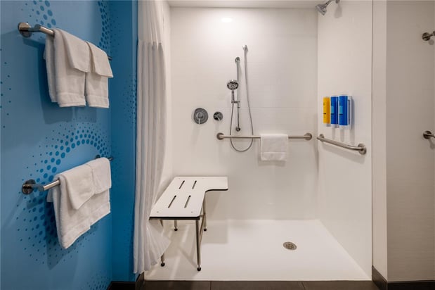 Images Tru by Hilton Commerce