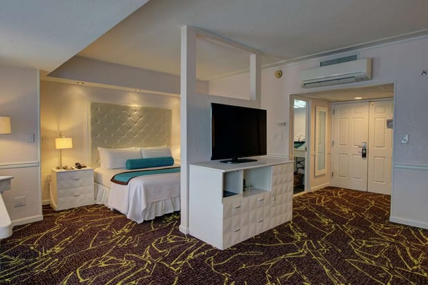 Images The Roslyn, Tapestry Collection by Hilton