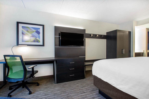 Images Holiday Inn Express & Suites Albany Airport - Wolf Road, an IHG Hotel