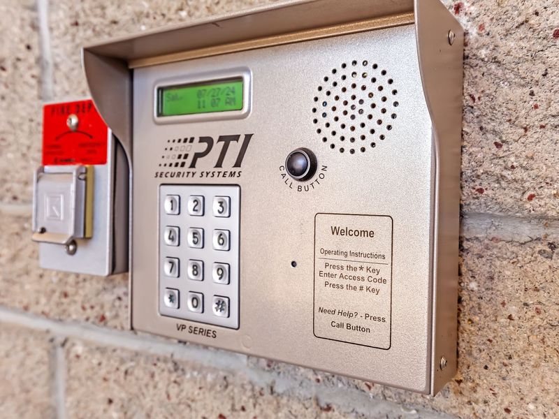 Images Extra Space Storage