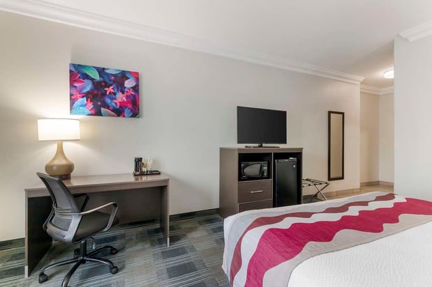 Images Best Western Medical Center North Inn & Suites Near Six Flags