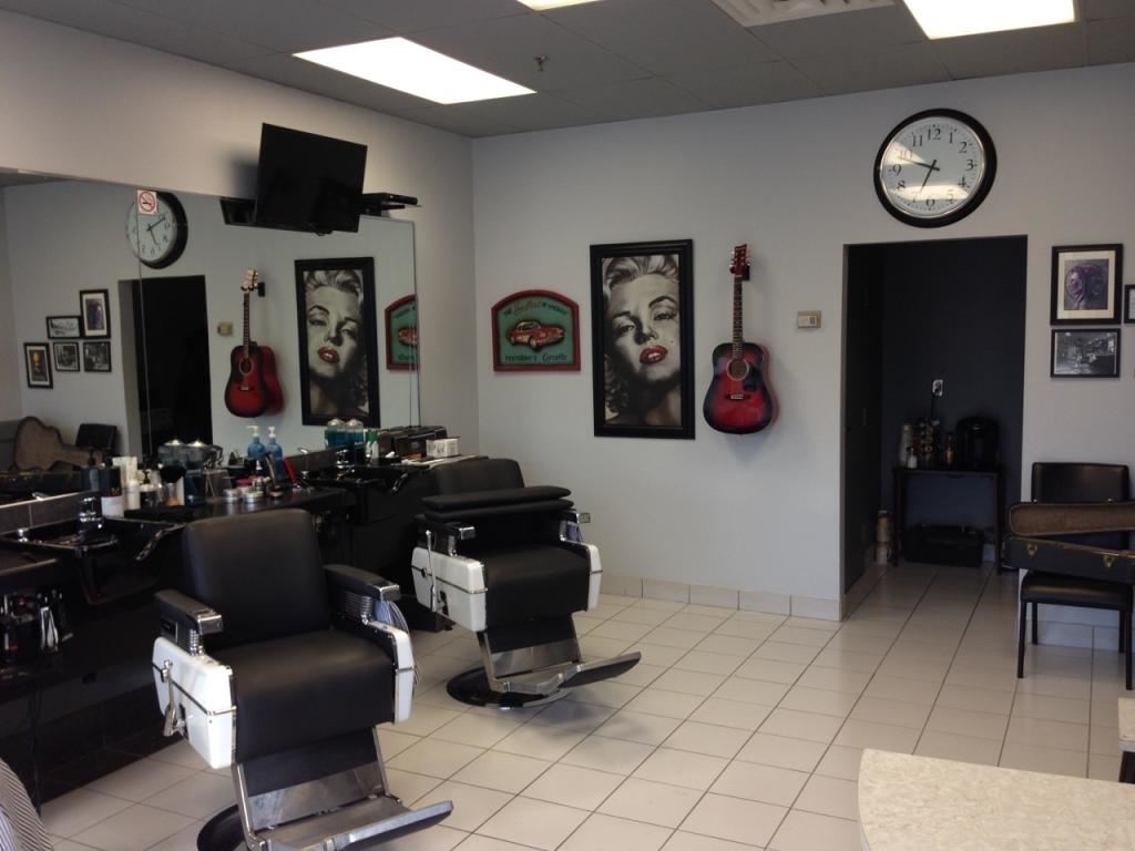 Trafalgar Barber Shop in Oakville, 131289 Marlborough Crt Barber