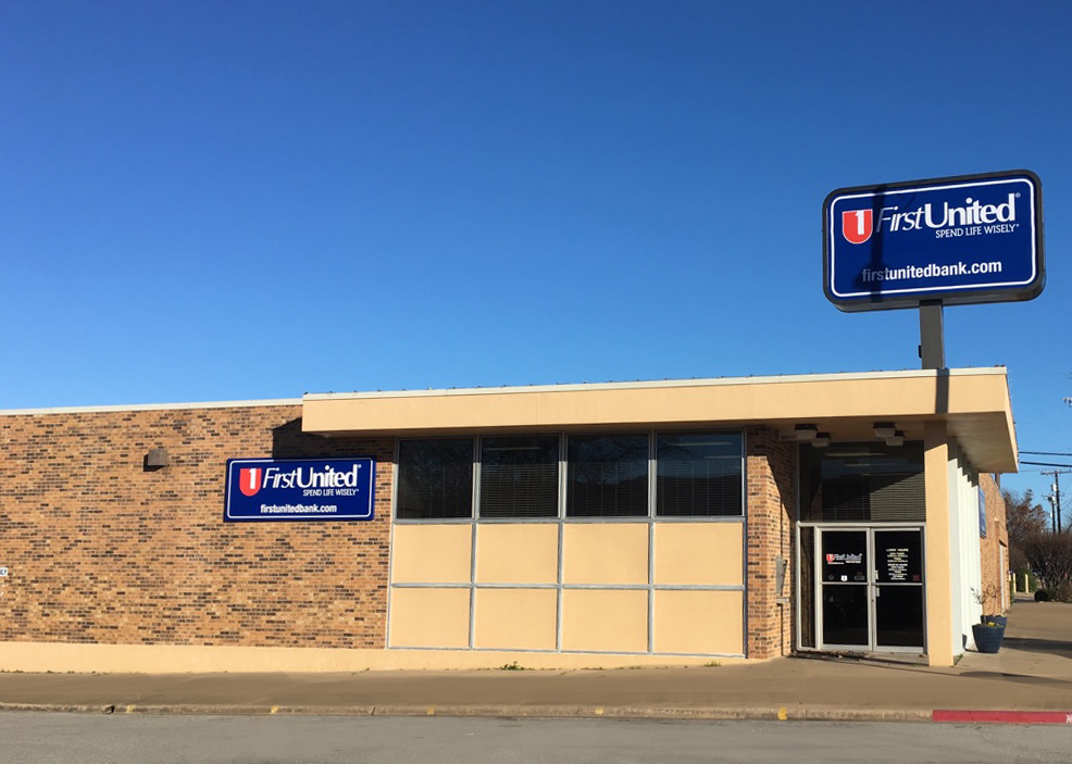 First United Bank - Leonard - Exterior