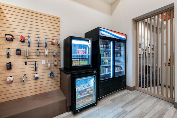 Images Holiday Inn Express & Suites Lincoln Downtown by IHG