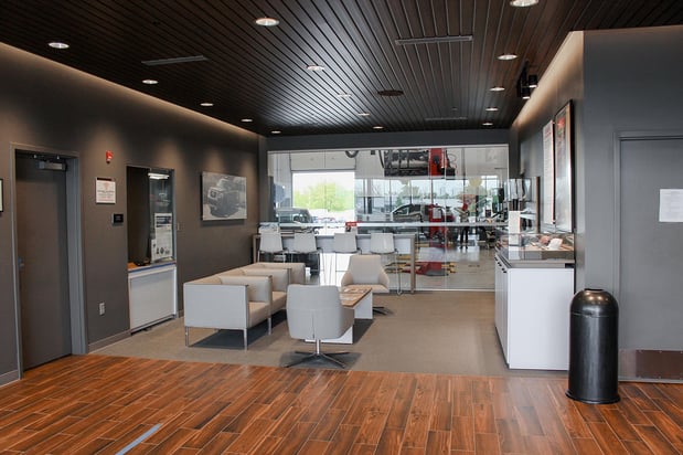 Images Russ Darrow Nissan of West Bend Service Center