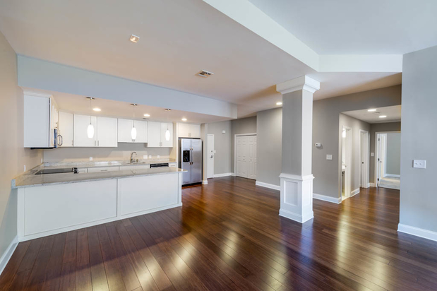 Images Harbor Hill Apartments