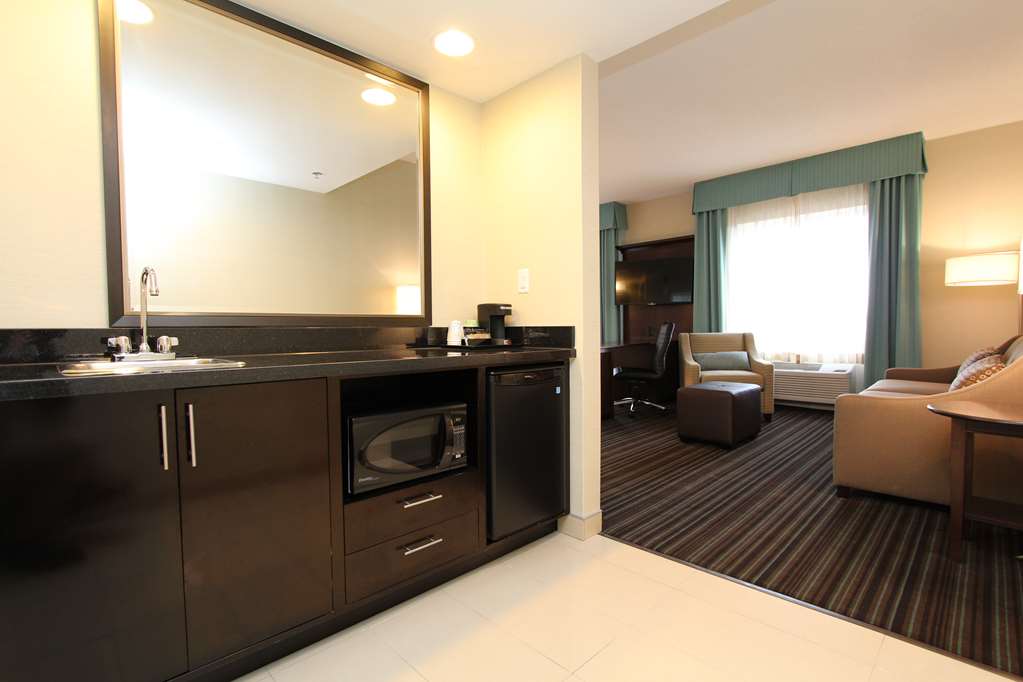 Images Hampton Inn & Suites by Hilton St. John's Airport