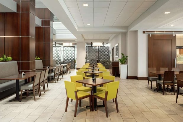 Images Embassy Suites by Hilton Indianapolis Downtown