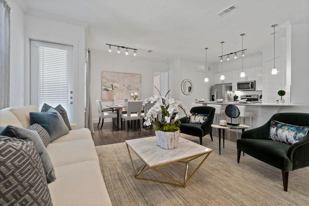 Images Luxe at Mercer Crossing
