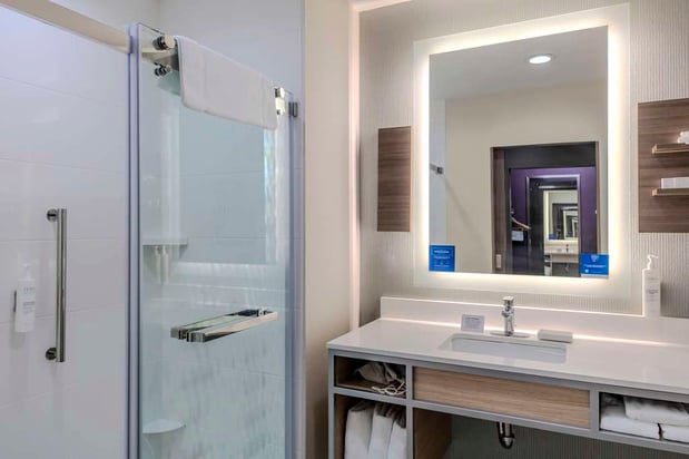 Images Hilton Garden Inn Detroit Utica