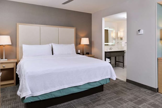 Images Homewood Suites by Hilton Des Moines Airport