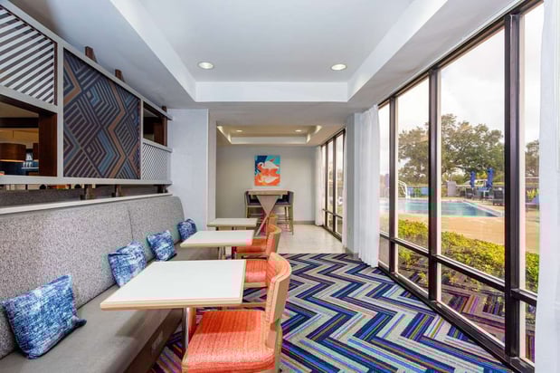 Images Hampton Inn Orlando-International Airport
