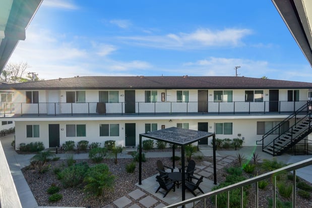 Images Torrance Gateway Apartments