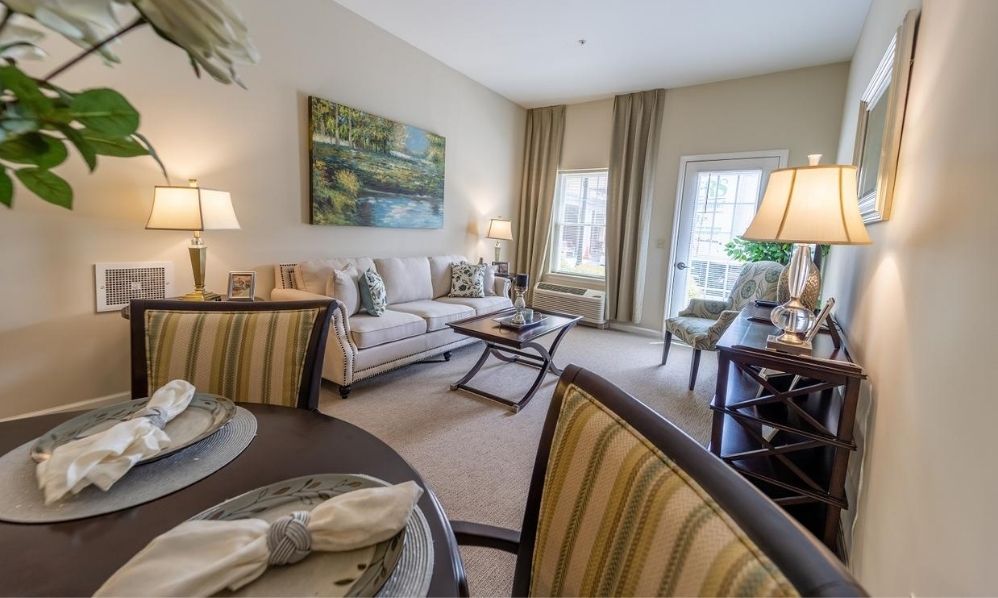 Arbour Square Apartment Dining Area