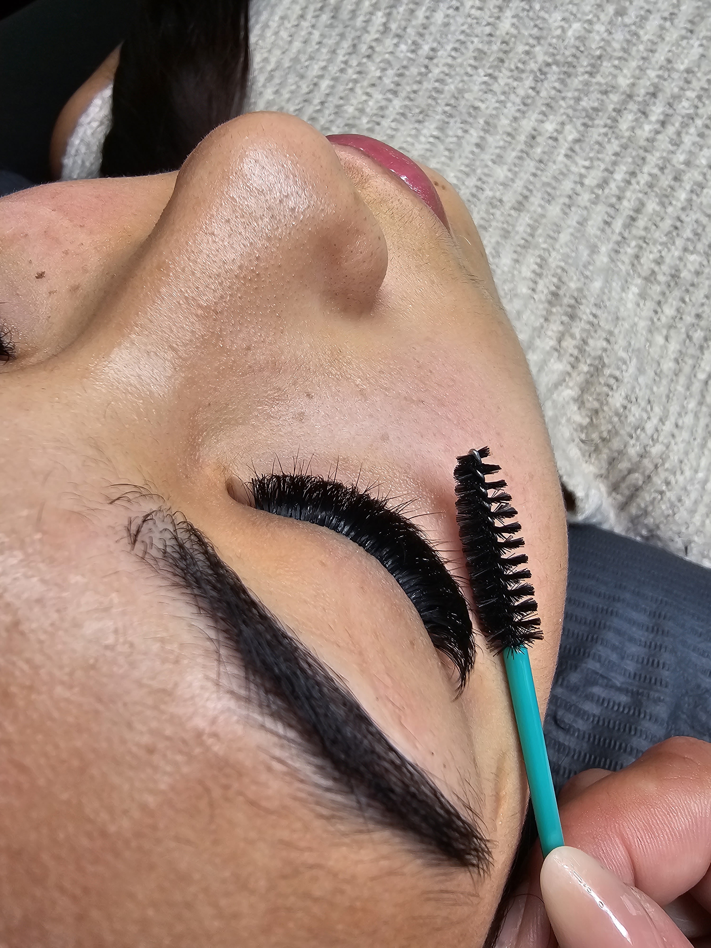 Images Lashista - Formation cils - Pose de cils - Produits de cils Longueuil