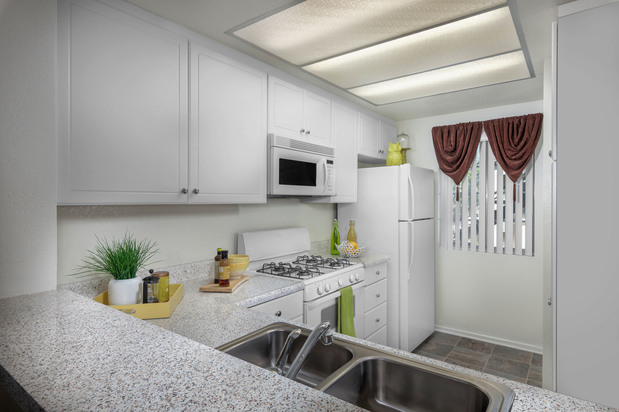 Images Green Valley Apartments