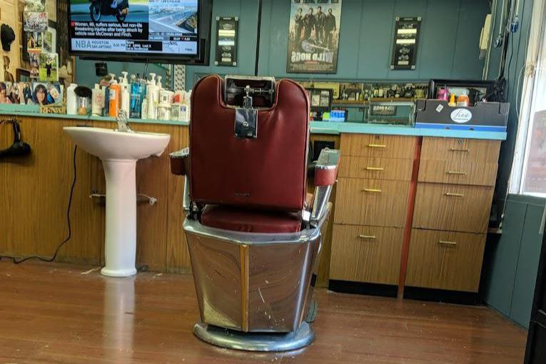 Images Carmine's Barbershop