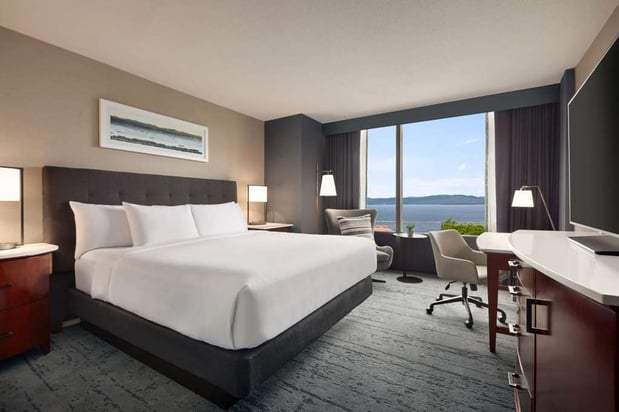 Images Hotel Champlain Burlington, Curio Collection by Hilton